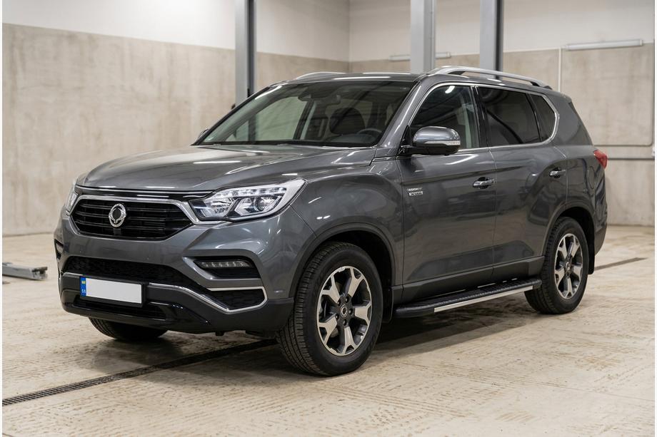 SsangYong Rexton II 2017– Boční nášlapy Bosphore Grey (2 ks, hliník) Image