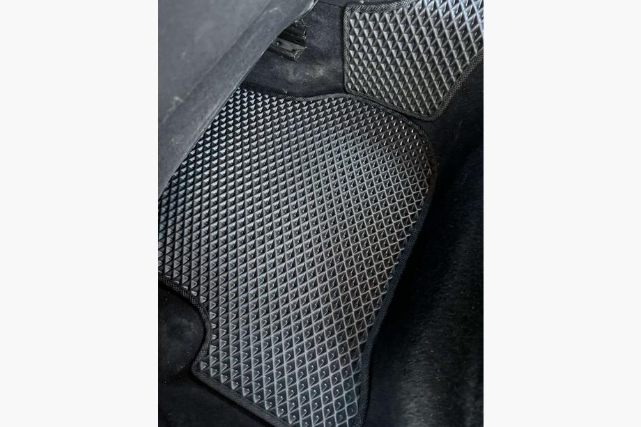 Volkswagen Golf 6 2008–2014 EVA autokoberce (černé) Fotografie 4