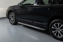 Subaru Outback 2014–2019 Boční nášlapy BlackLine (2 ks, hliník) fotografie 1