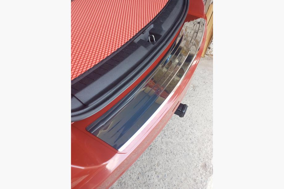 Dodge Journey 2008–2020 Nerezová lišta na zadní nárazník Carmos Image