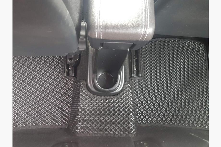 Renault Captur 2013–2019 EVA autokoberce (černé) Fotografie 6