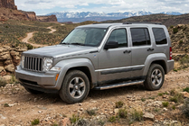 Jeep Cherokee/Liberty 2007–2013 Boční nášlapy BlackLine (2 ks, hliník) fotografie 1