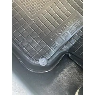 Upevňovací klip pro autokoberce Skoda (velký) fotografie 4