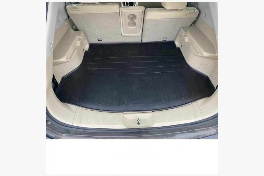 Nissan X-trail T32/Rogue 2014–2021 Gumová vana do kufru (dojezdové kolo, Stingray) Image