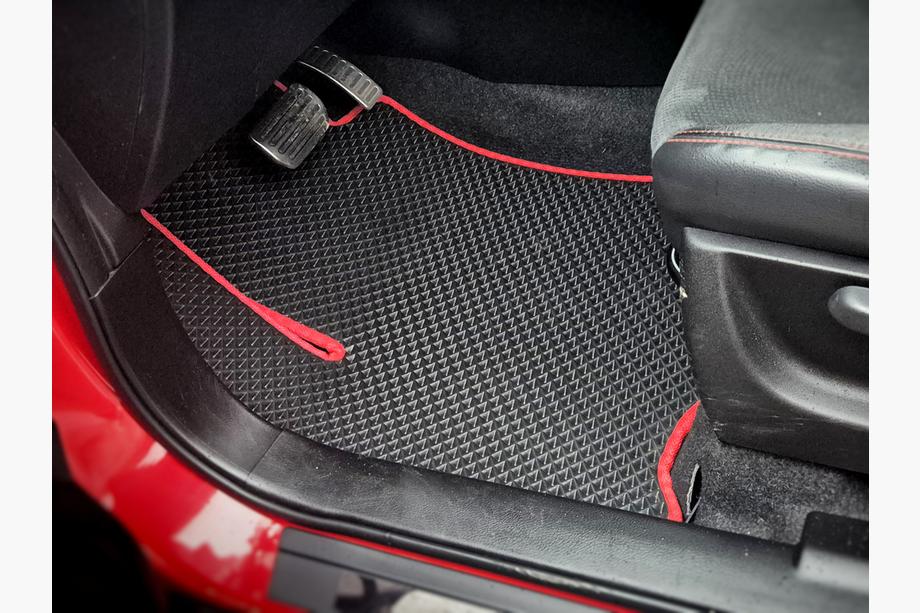 Suzuki Vitara 2015– EVA autokoberce V1 (černé) Image