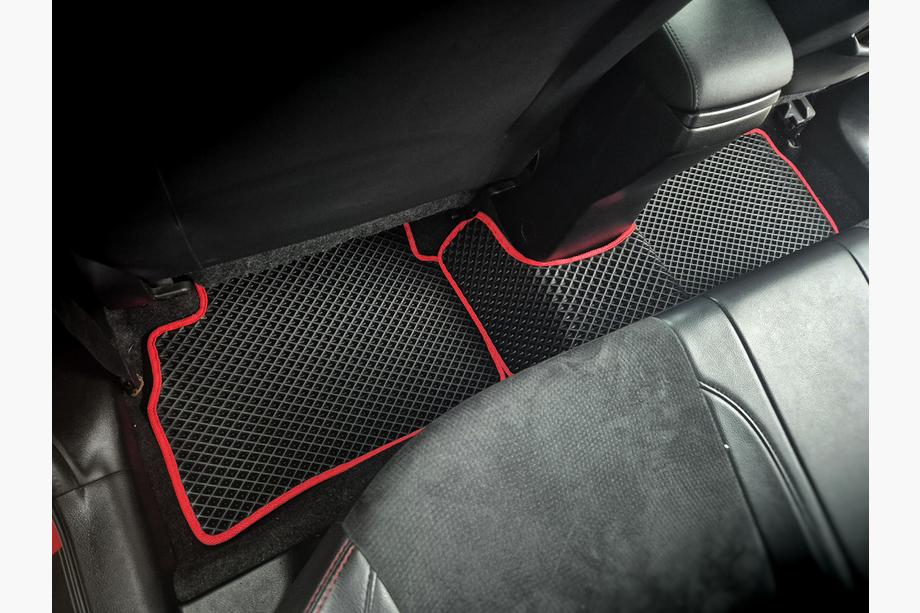 Suzuki Vitara 2015– EVA autokoberce V1 (černé) Fotografie 3
