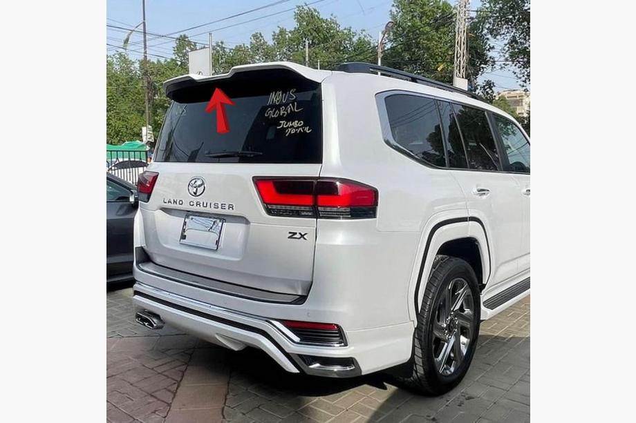 Toyota Land Cruiser 300 2021– Spoiler Modelista Image