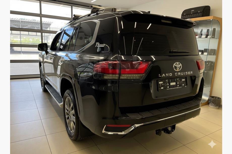 Toyota Land Cruiser 300 2021– OEM spoiler Černá Image