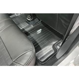 Gumové autokoberce Stingray 3D (5 ks, polyuretan) Dacia Logan MCV 2013–2020 fotografie 3
