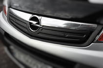 Opel Vivaro 2001–2015 Zimní kryt masky chladiče 2007-2015 (V2, horní) fotografie 1