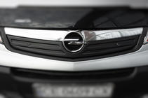 Opel Vivaro 2001–2015 Zimní kryt masky chladiče 2007-2015 (V2, horní) fotografie 3