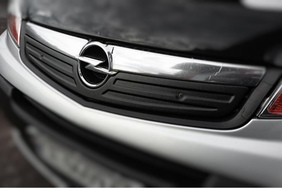 Opel Vivaro 2001–2015 Zimní kryt masky chladiče 2007-2015 (V2, horní) Image