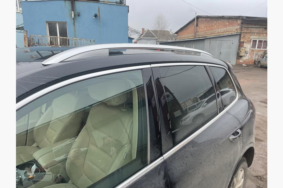 Volkswagen Touareg 2010–2018 OEM střešní ližiny (2 ks) Fotografie 1