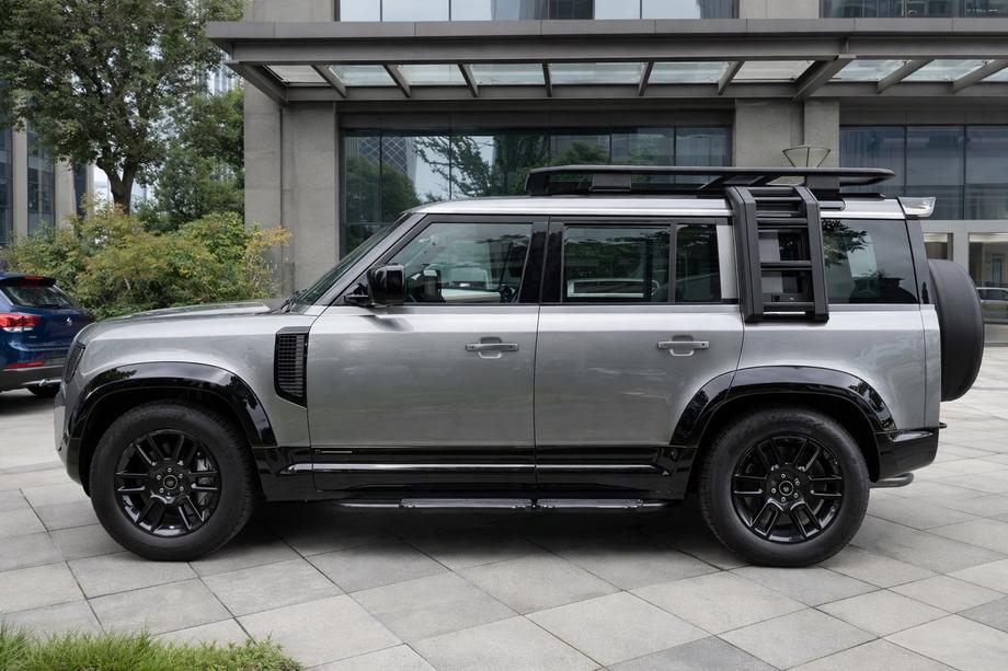 Land Rover Defender 2019– Rozšiřovače blatníků (Bushwackers, 6 ks, černý lesk) Image