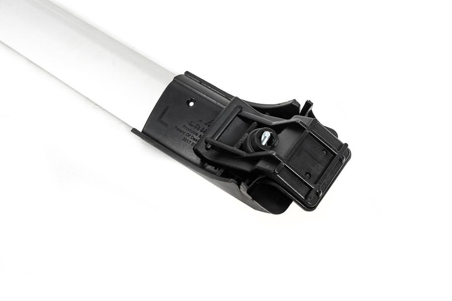 Příčníky na standardní podélné střešní nosiče, uzamykatelné na klíč Skybar V1 (2 ks) do 140 cm, šedé Fotografie 8