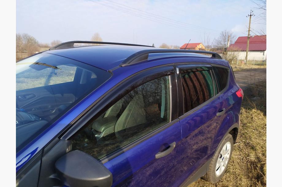 Ford Kuga/Escape 2013–2019 Střešní podélníky Skyport (černé) Fotografie 8