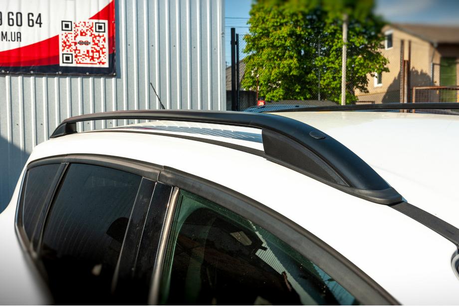 Ford Kuga/Escape 2013–2019 Střešní podélníky Skyport (černé) Fotografie 2