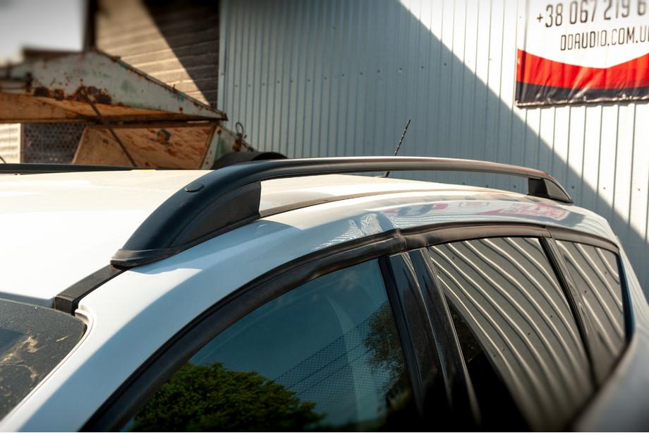 Ford Kuga/Escape 2013–2019 Střešní podélníky Skyport (černé) Fotografie 3