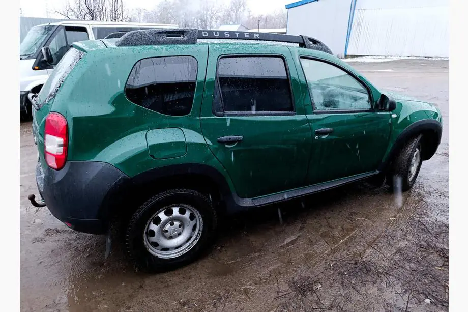 Dacia Duster 2008–2018 Lemy blatníků (4 ks, černé ABS) Fotografie 2