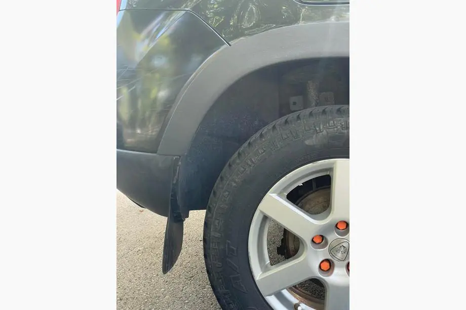 Dacia Duster 2008–2018 Lemy blatníků (4 ks, černé ABS) Fotografie 8