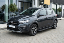 Dacia Sandero 2021– Boční prahy Allmond Black (2 ks, hliník) fotografie 1