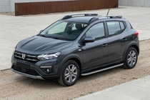Dacia Sandero 2021– Boční nášlapy Tayga Grey (2 ks, hliník) fotografie 1