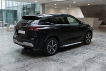 Nissan Qashqai 2021– Boční nášlapy Allmond Grey (2 ks, hliník) fotografie 1