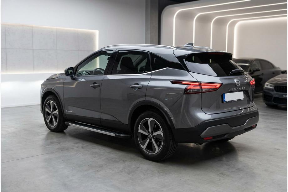 Nissan Qashqai 2021– Boční nášlapy RedLine (2 ks, hliník) Image