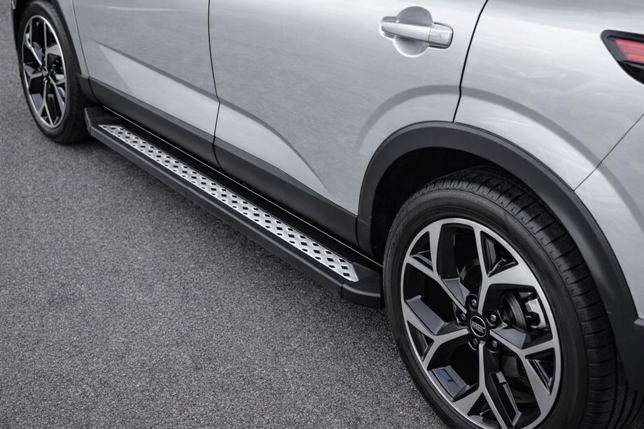 Nissan Qashqai 2021– Boční nášlapy Vision New Black (2 ks, hliník) Image