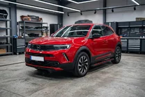 Opel Mokka 2021– Boční prahy Maya Red (2 ks, hliník) fotografie 1