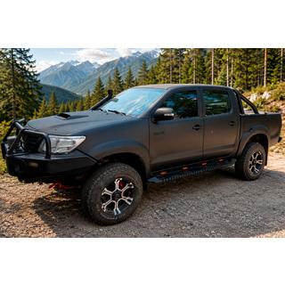 Boční nášlapy Dakar černé V1 s podsvícením (2 ks, kov) Toyota Hilux 2006–2015 fotografie 1