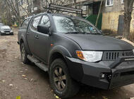 Mitsubishi L200 2015–2024 Boční prahy Dakar V2 s LED (2015-2019, 2 ks, kov) fotografie 2