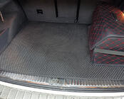 Volkswagen Touareg 2010–2018 EVA koberec do kufru V1 (černý) fotografie 4
