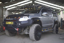 Volkswagen Amarok 2010–2022 Ochranná lišta na okraj rozšíření lemu blatníku Dakar fotografie 2