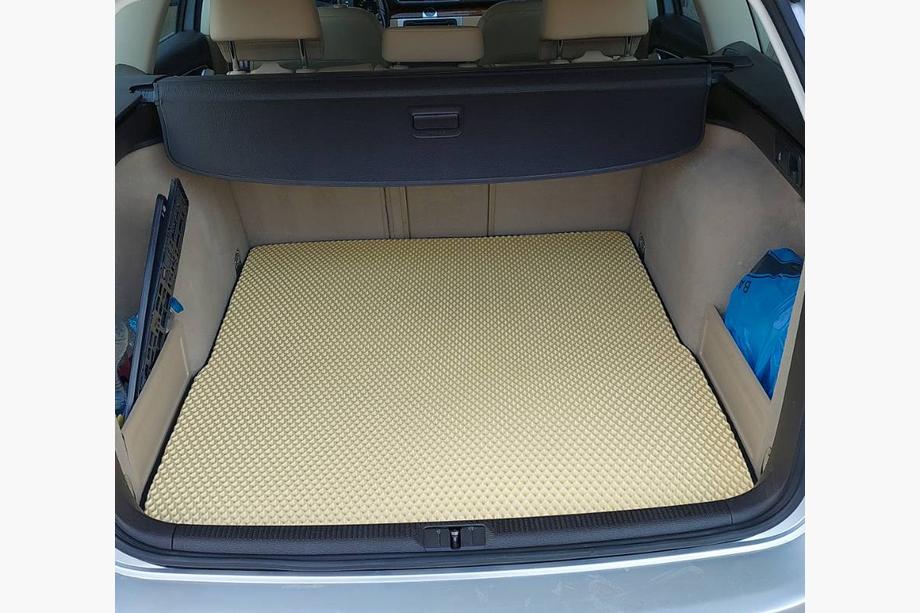 Volkswagen Passat B7 2012–2015 Koberec do kufru (EVA, béžový) SW Image