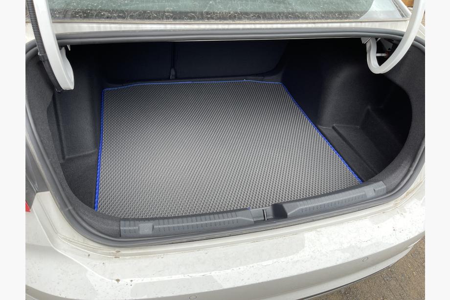 Volkswagen Lavida/e-Lavida 2019– Koberec do kufru (EVA, černý) Image