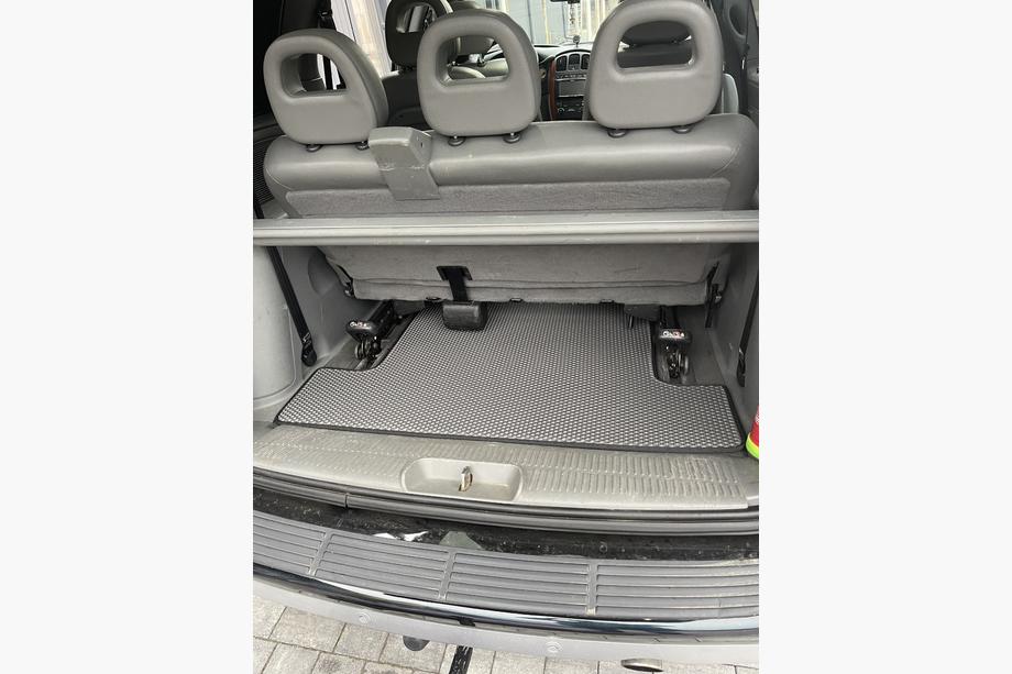 Chrysler Voyager 2001–2007 Koberec do kufru (EVA, černý) Image