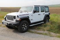 Jeep Wrangler 2018– Boční nášlapy Tayga V2 (2 ks, hliník) fotografie 3