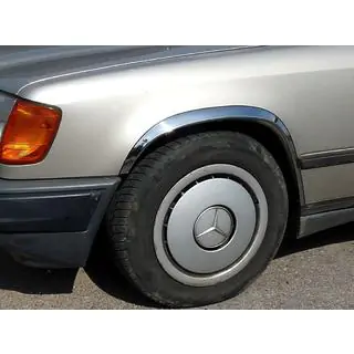 Nerezové lemy blatníků 1985-1989 (4 ks) Mercedes E-Class W124 1984–1997 fotografie 1