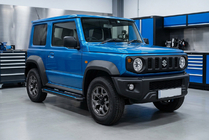 Suzuki Jimny 2018– Boční nášlapy Maya Blue (2 ks, hliník) fotografie 1
