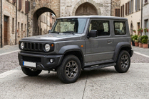 Suzuki Jimny 2018– Boční nášlapy Tayga Black (2 ks, hliník) fotografie 1