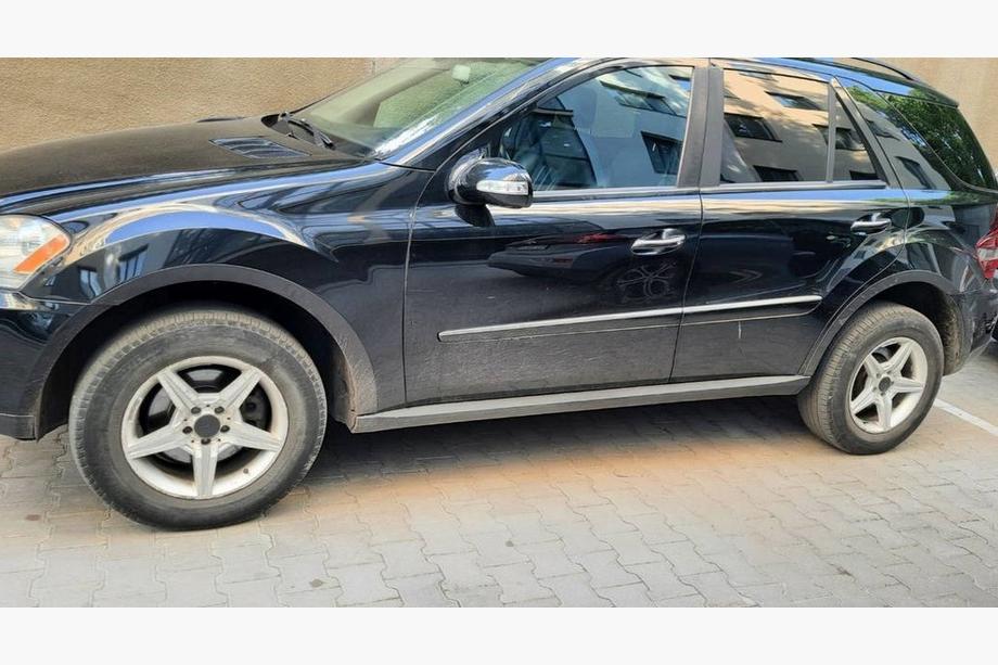 Mercedes ML W164 2005–2011 Lemy blatníků (sada 4 ks, černé, ABS plast) Fotografie 1