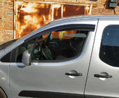 Citroen Berlingo 2008–2018 Deflektory oken (2 ks, Sunplex Sport) fotografie 2