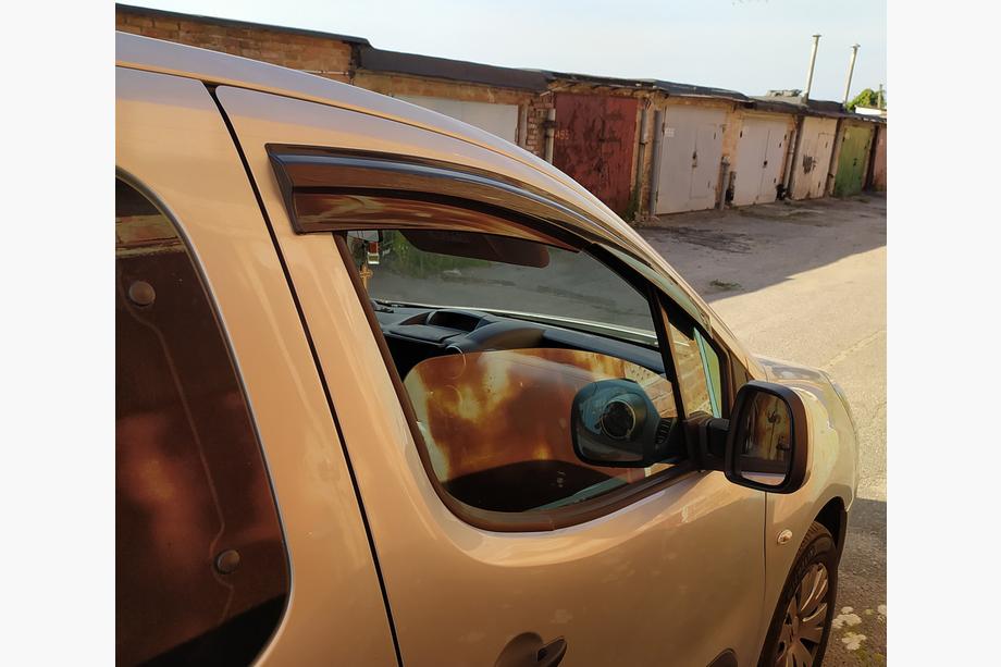 Citroen Berlingo 2008–2018 Deflektory oken (2 ks, Sunplex Sport) Image