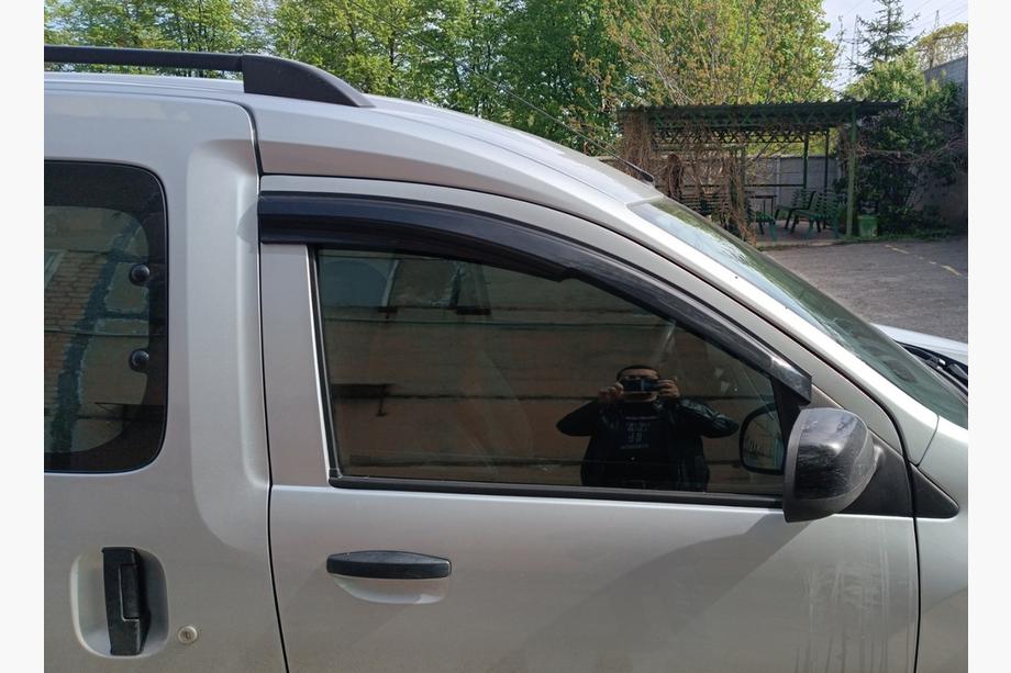 Dacia Dokker 2013–2022 Deflektory oken (2 ks, Sunplex Sport) Fotografie 2