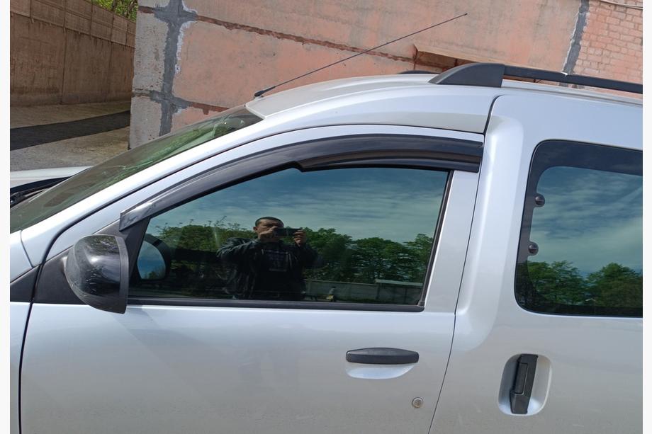 Dacia Dokker 2013–2022 Deflektory oken (2 ks, Sunplex Sport) Fotografie 1
