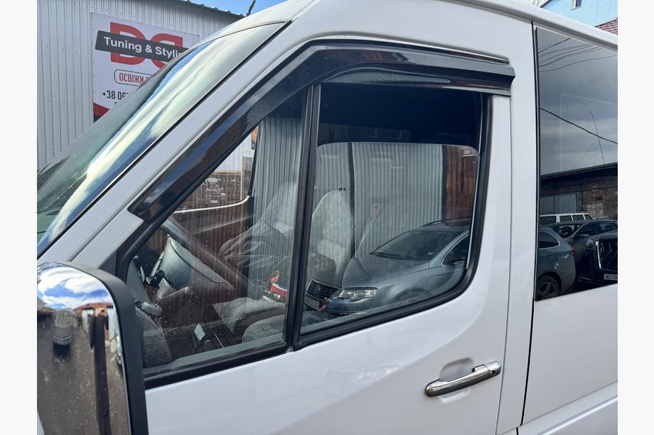 Mercedes Sprinter W901/902/903/904/905 1995–2006 Deflektory oken (2 ks, Sunplex Sport) Fotografie 2