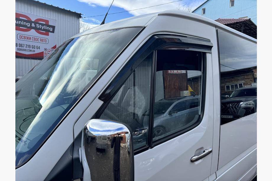Mercedes Sprinter W901/902/903/904/905 1995–2006 Deflektory oken (2 ks, Sunplex Sport) Fotografie 3