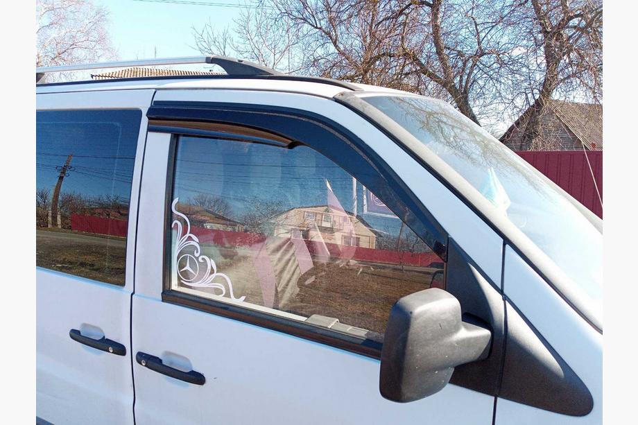 Mercedes Vito W638 1996–2003 Deflektory oken (2 ks, Sunplex Sport) Fotografie 1