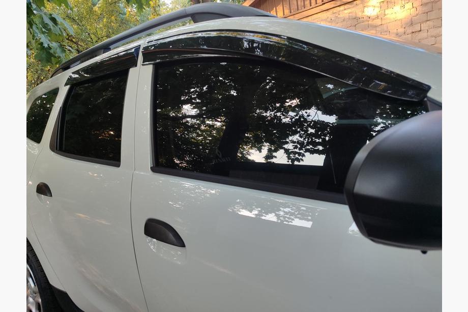 Dacia Duster 2018–2024 Ofuky oken (4 ks, Sunplex Sport) Fotografie 2